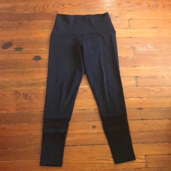 Onzie leggings 7/8 length, size M/L - Picture 3 of 5